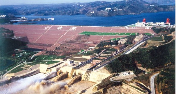 小浪底水利枢纽管理区坝后防汛交通桥区域环境整治